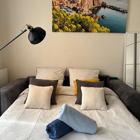 Grand Studio Lumineux En Plein Coeur De Versailles Luaran gambar